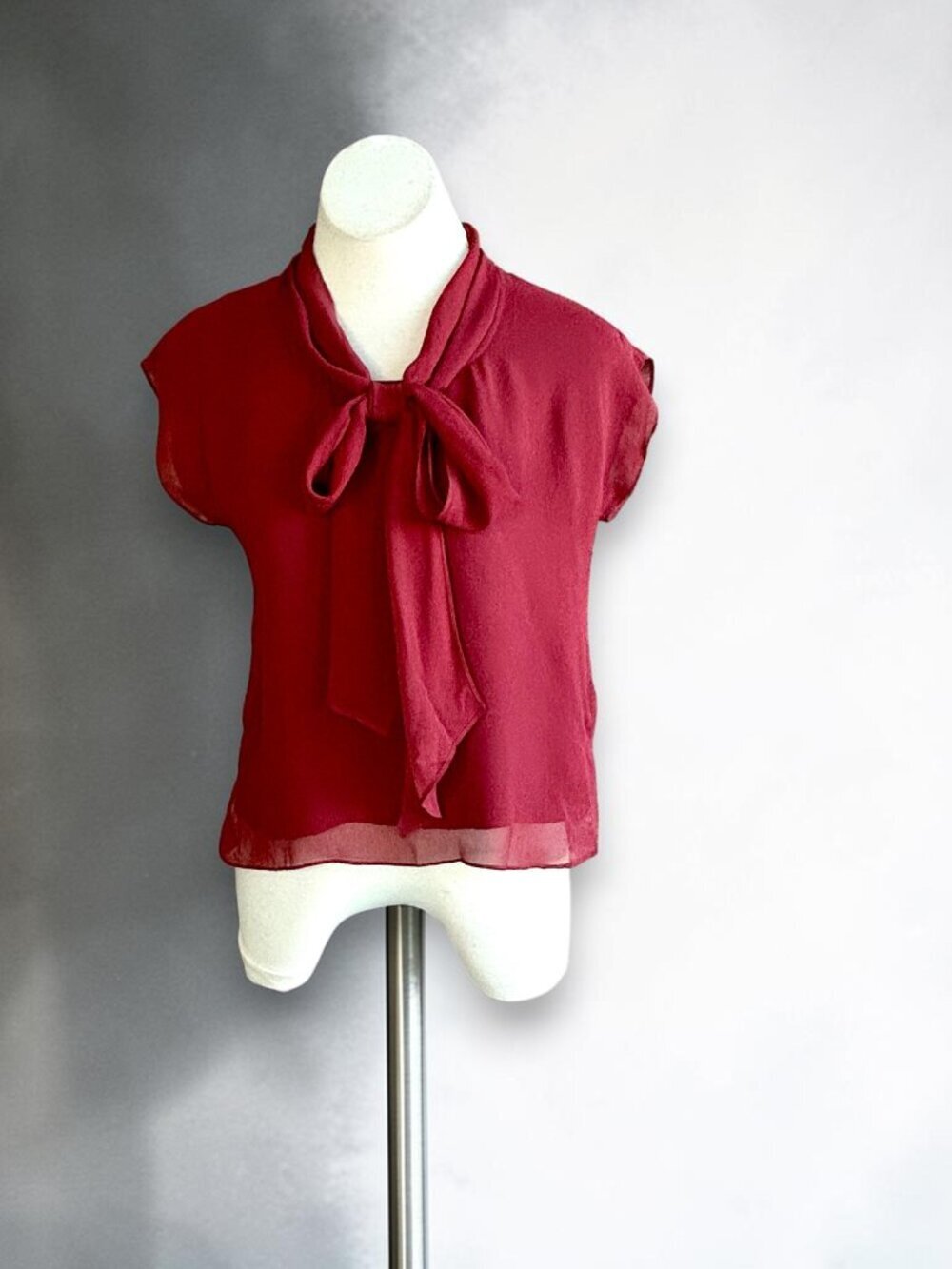 Citron Santa Monica 100% Silk Cranberry Red Blouse with Bow Tie Size Small